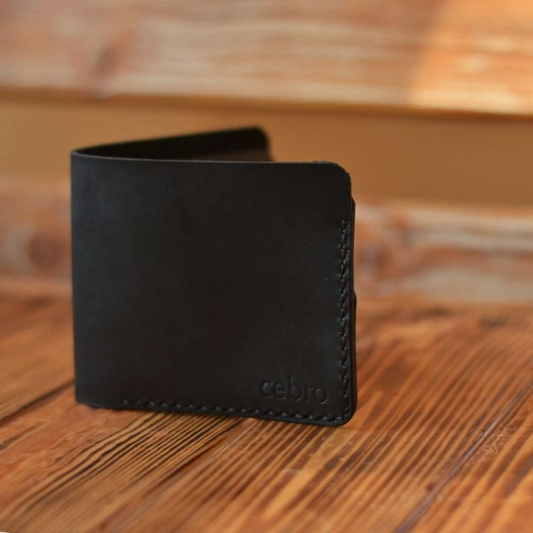 Classic black handmade leather wallet by Luniko