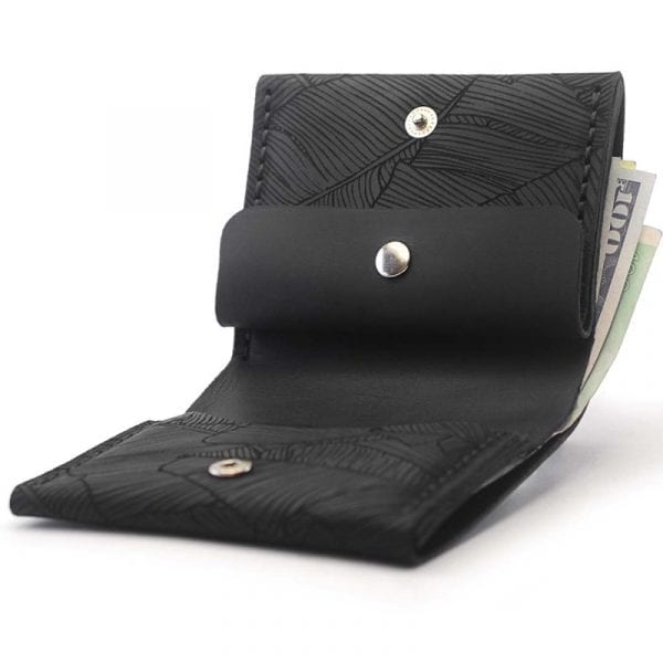 Black men's handmade leather wallet by Luniko. Maritime Series
