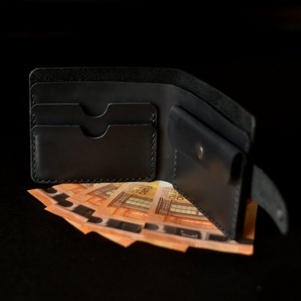 portfel meski skorzany z zapieciem czarny handmade wallet