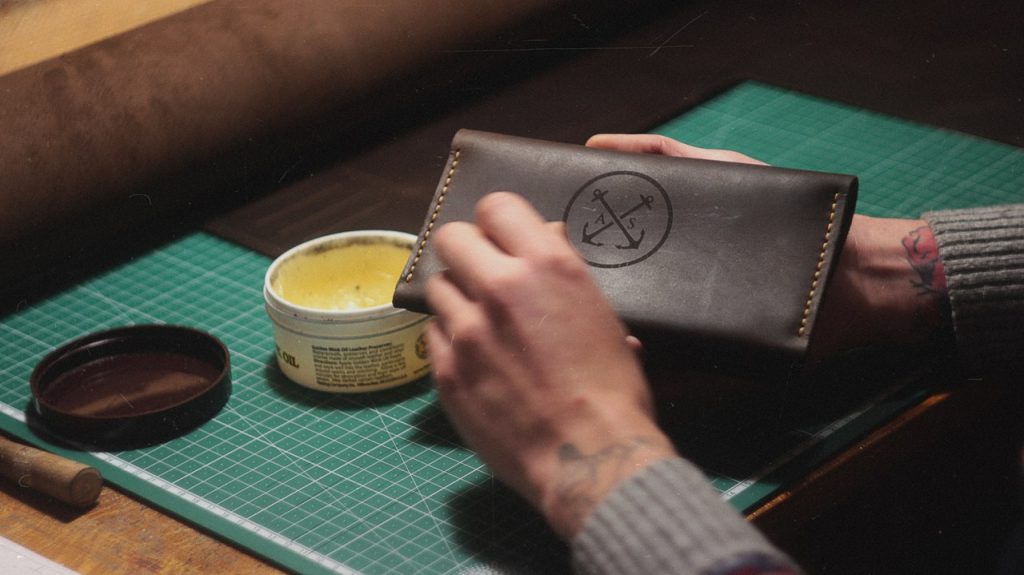 Handmade leather wallet for men
