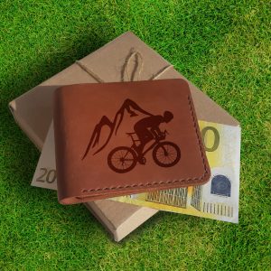 Brązowy skórzany męski portfel ręcznie robiony z grawerem "Rower górski" Prezent dla rowerzysty