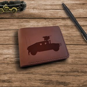 Brązowy skórzany męski portfel ręcznie robiony z grawerem „Hummer” Prezent dla fana off road, dla kierowcy auta