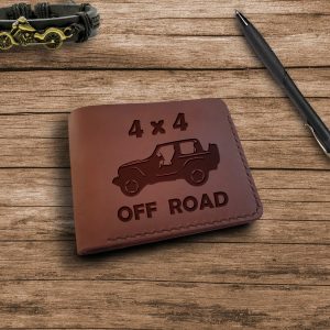 Brązowy skórzany męski portfel handmade z grawerem „4X4” Prezent dla fana off road Portfel z samochodem