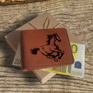 Brązowy skórzany męski portfel z koniem ręcznie robiony z grawerem „Koń” Prezent dla jeźdźca Prezent dla miłośnika koni Prezent dla koniarza