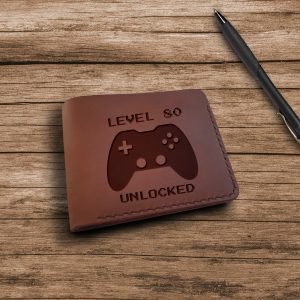 Gifts for Gamers  Leather men's wallet with engraving