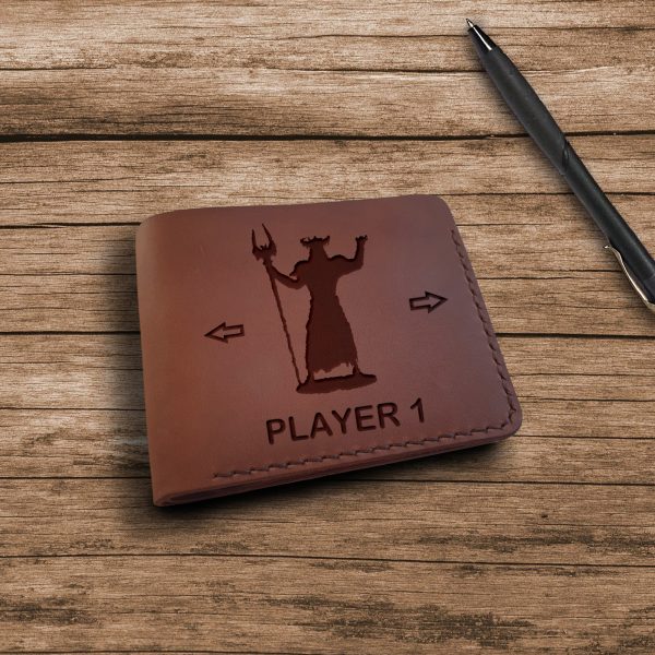 Brązowy skórzany męski portfel ręcznie robiony z grawerem "Player 1" Prezent dla gracza Prezent dla gamera