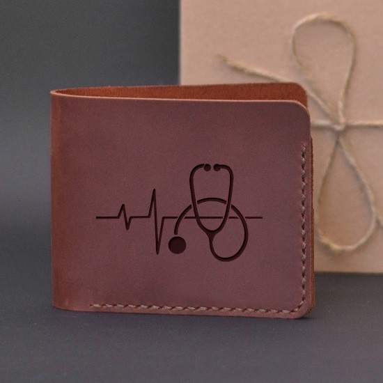 Leather men’s brown handmade wallet with engraving Stethoscope Gifts for Doctors and Medical Professionals
