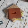 Portfel męski skórzany ręcznie robiony z grawerem "Samolot" Prezent dla pilota Prezenty z motywem „samolot”