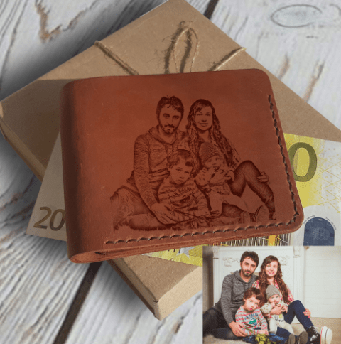 Handmade leather wallet engraving photo family with child Portfel męski skórzany ze zdęciem rodziny