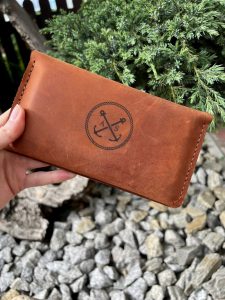 Find the perfect St Nicholas Day Gifts. We offer a wide selection of custom leather gifts, including luggage tags, keychains, wallets, and more. 