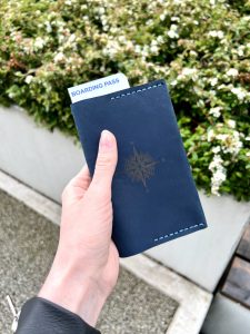 Leather handmade passport cover blue Pokrowiec na paszporz grawerem