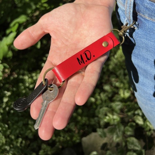 Personalized Leather Keychain for Women. Custom Key Fob Key Ring Key Chain. Engraved Initial Name Keychain. Handwriting Carabiner Keychain