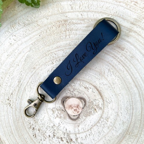 https://luniko.net/wp-content/uploads/2022/08/leather-blue-key-chain-with-personal-engraving-i-love-you.jpg