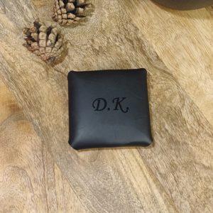 Personalized leather coin holder. Custom leather coin pouch. Handmade black leather coin wallet. Engraved leather small coin case