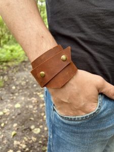 Armbänder aus Leder 