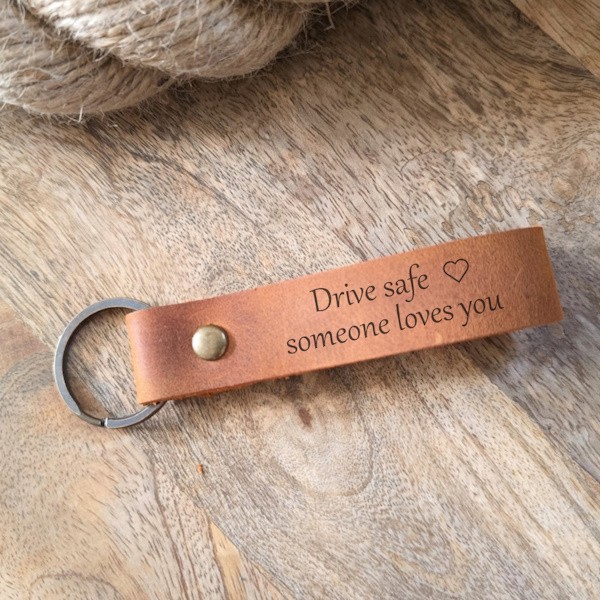 Leather Keychain for Men ➤➤➤ Personalized Key Fob