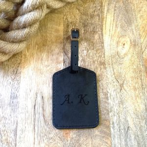 Personalizovaná černá kožená visačka na zavazadla s gravírováním Ručně vyrobená visačka na kufr se jménem, iniciály, logem, telefonním číslem Dárek pro cestovatele