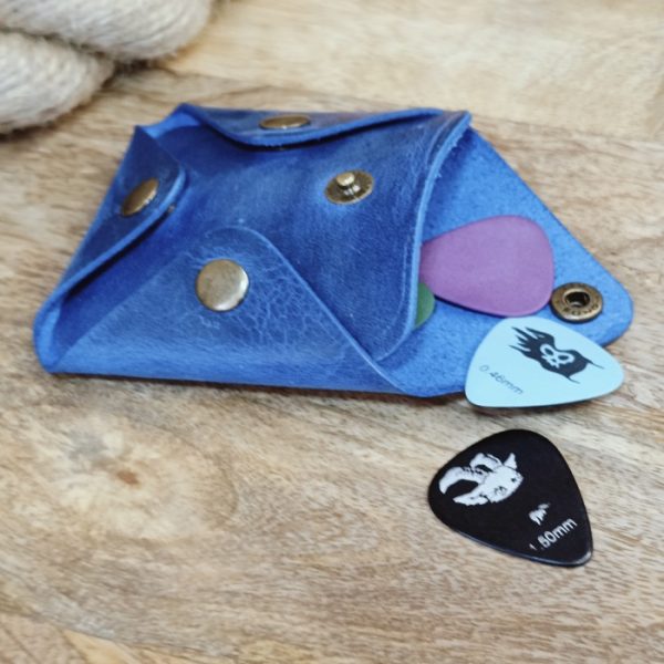 Case for guitar picks personalized with engraving made by hand from genuine leather with logo, name, and initials. Gift for guitarist or bassist