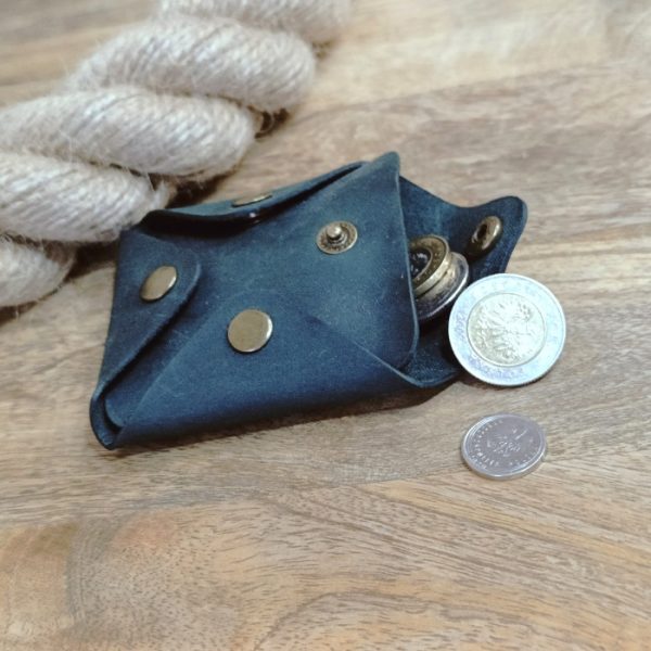 Personalised leather wallets for coins with engraving. Custom leather coin pouchs. Handmade dark green leather coin wallet. Engraved small coin case