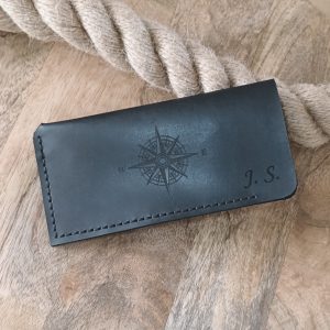 Estuche para gafas de cuero negro Estuche personalizado para gafas de sol con grabado personalizado. Estuche portagafas de piel hecho a mano